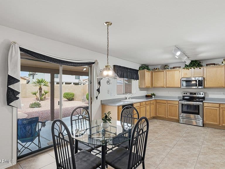 15906 W Cottonwood St photo 4