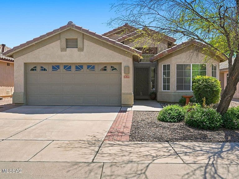 2639 W Desert Bluffs Ct photo 1