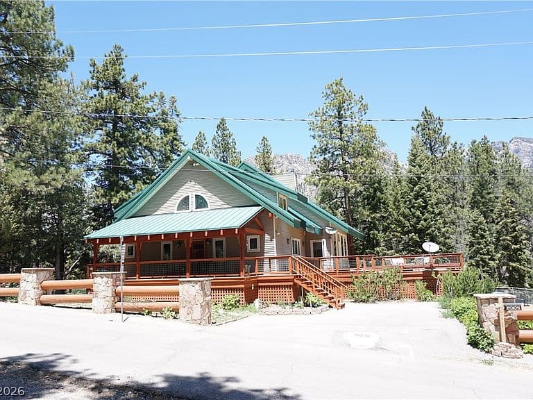 4178 Matterhorn Way photo 2