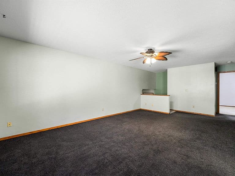 412 N Needles Dr photo 4