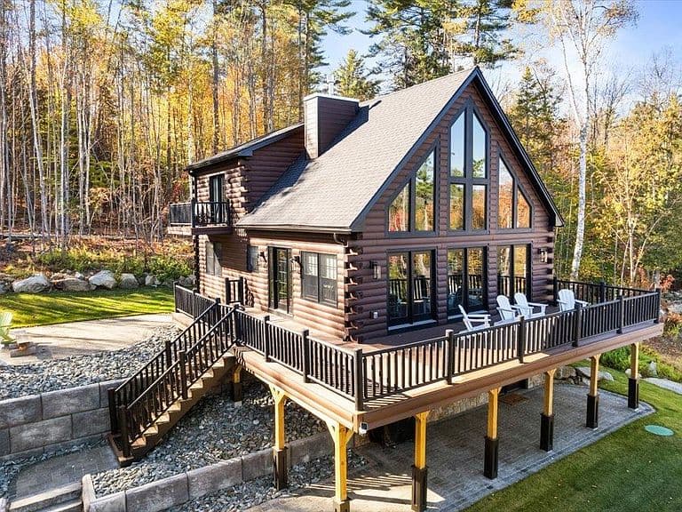 135 Lakeside Drive photo 1