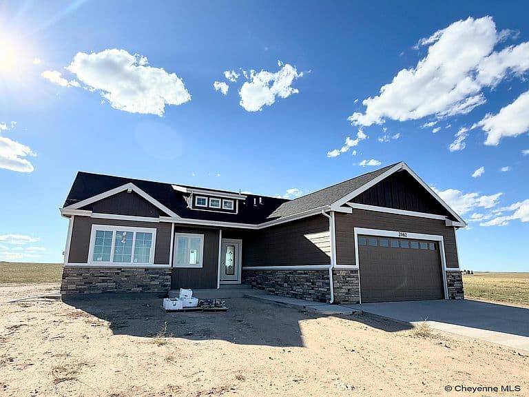 2062 Mammoth Rd photo 1