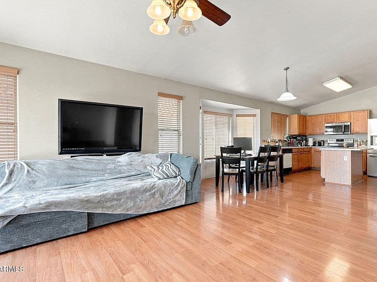 1807 S 82ND Drive photo 5