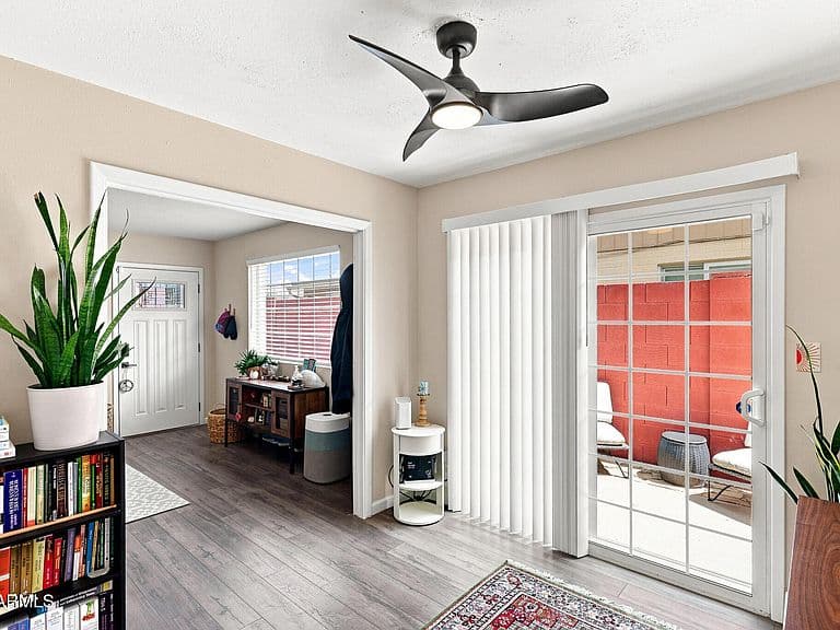1823 E JAMAICA Avenue photo 4