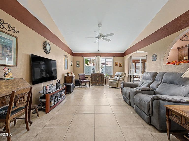 10416 N 63RD Avenue photo 5