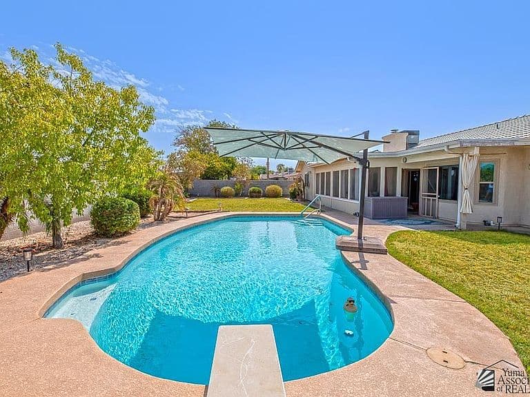 3524 E Moreno Ln photo 2