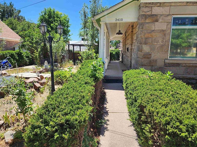 2410 Van Lennen Ave photo 2