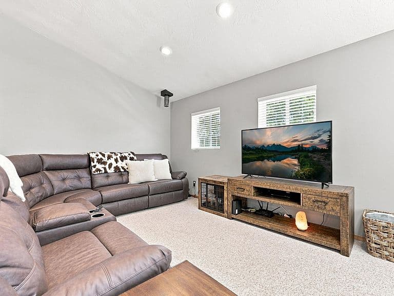 325 Nighthawk Ct photo 4