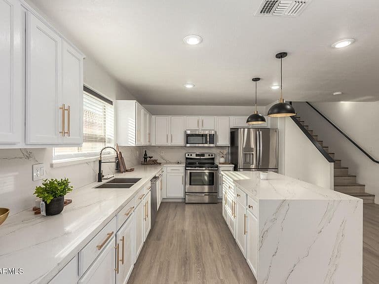 41285 W Pryor Ln photo 1