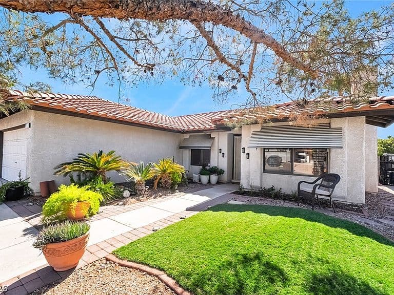 171 Lido Cir photo 2