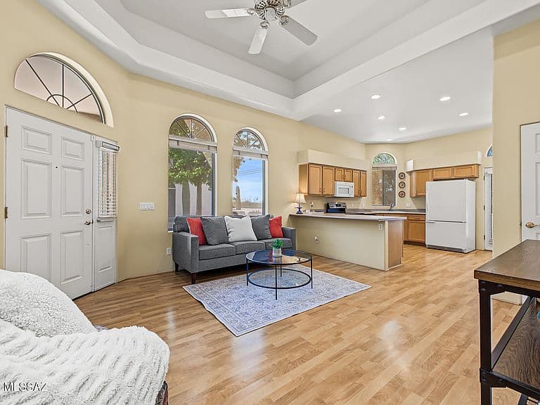 2414 W Via Di Silvio photo 4