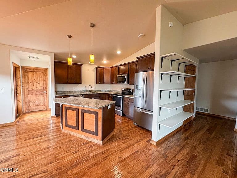 3904 Lillian Ct SE photo 5