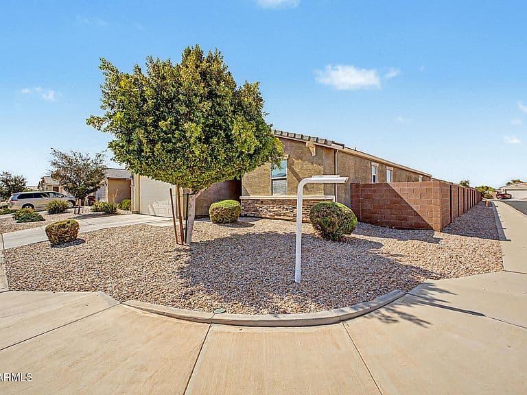 39910 W CURTIS Way photo 3