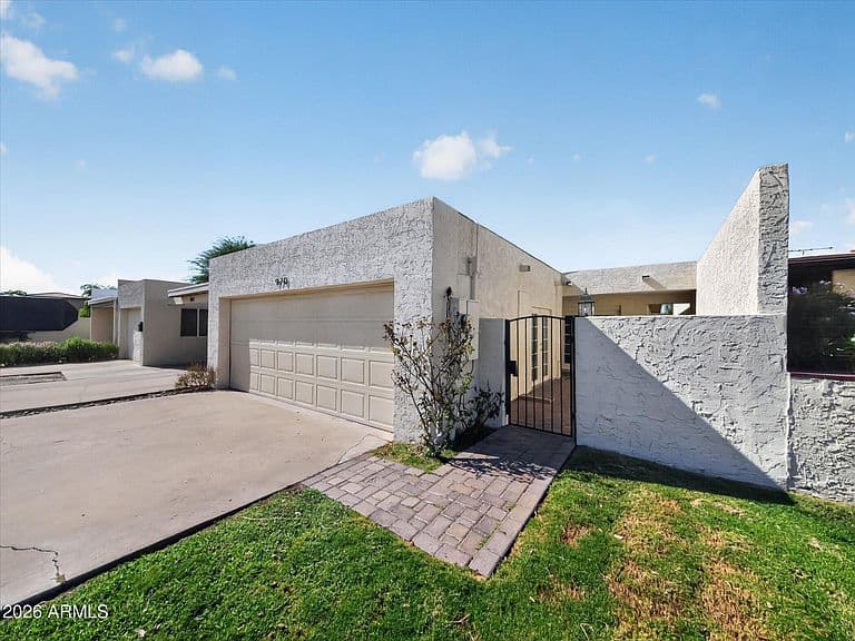 970 W TULSA Street photo 1