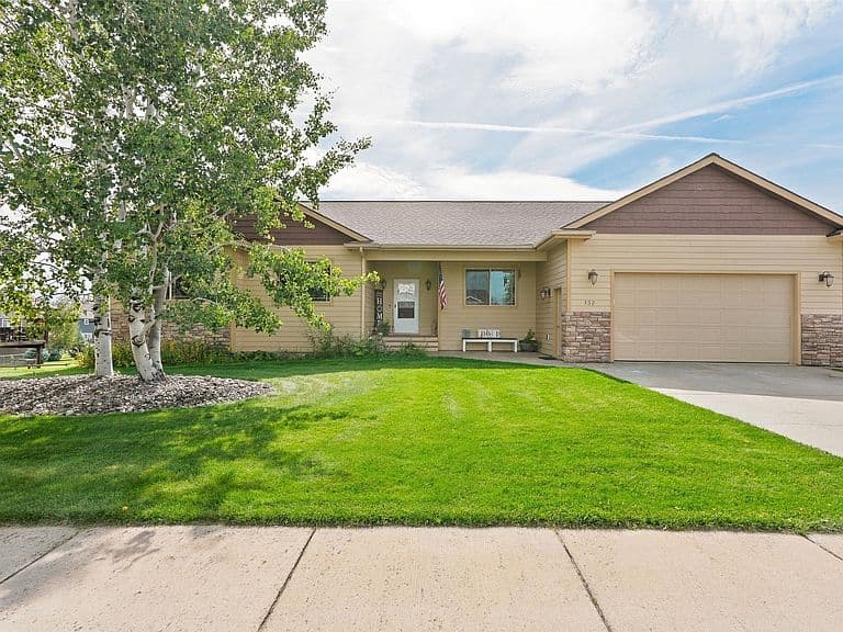 337 Gold Ct photo 2