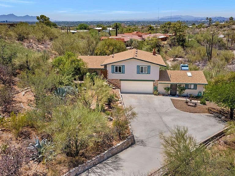 5190 N Camino Esplendora photo 2