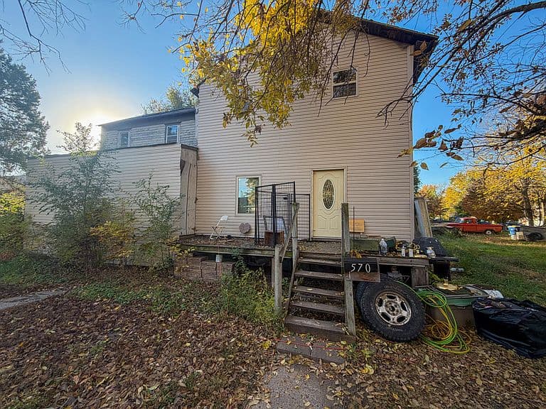 570 5th St SW photo 1