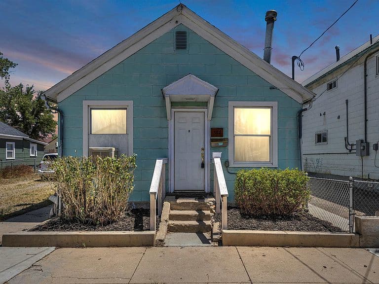 112 L St photo 1