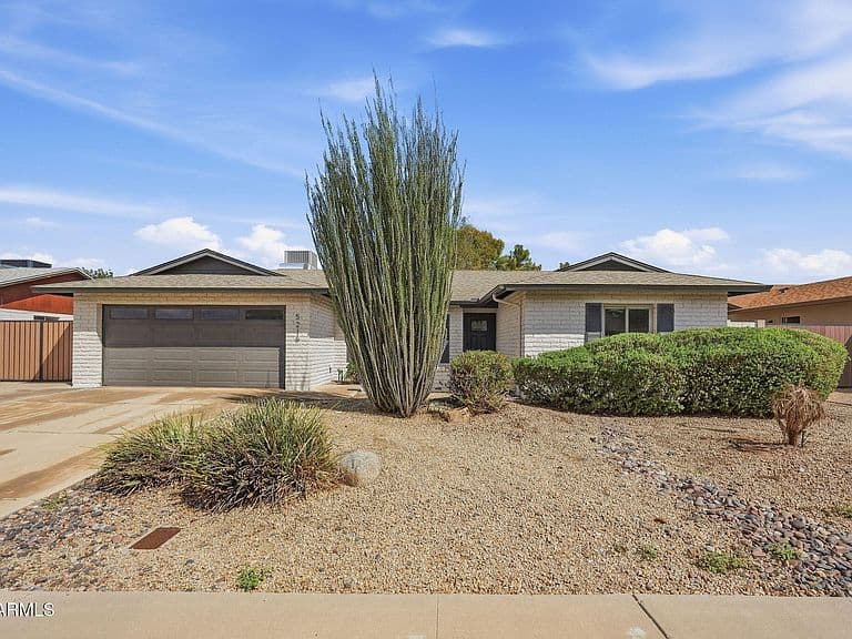 5216 W DESERT COVE Avenue photo 4