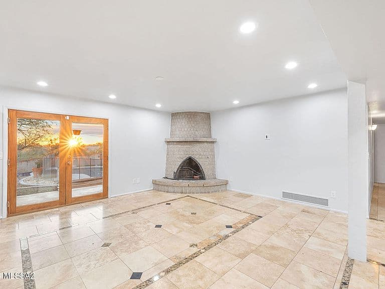 3721 N Sierra Madre Dr photo 5