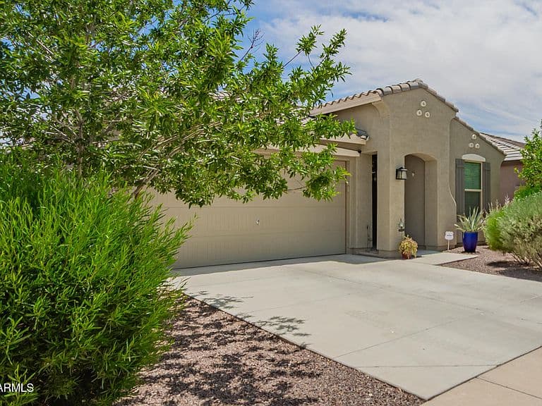 18653 W MESCAL Street photo 4