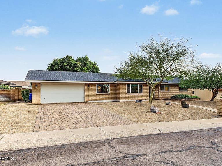 2247 E LINCOLN Circle photo 4