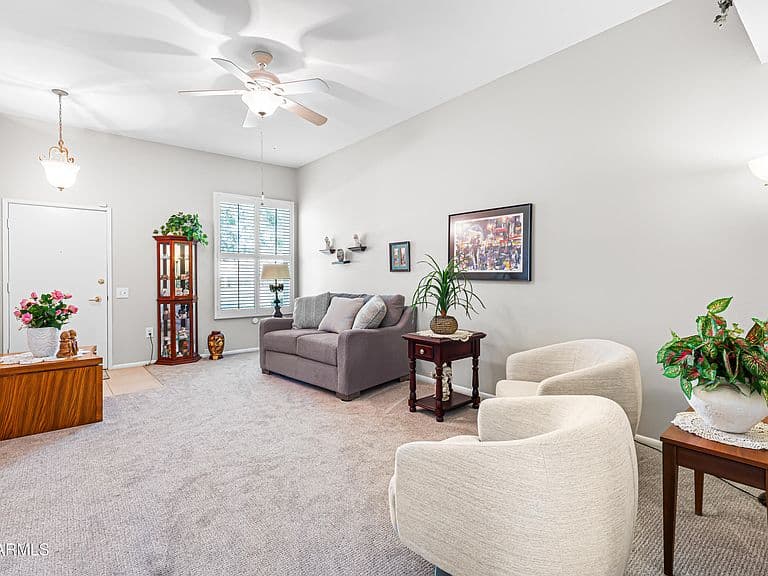 10016 W Hawthorn Drive photo 4