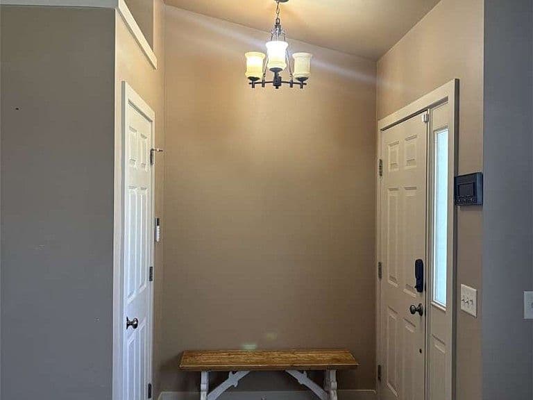 1422 King George St photo 3