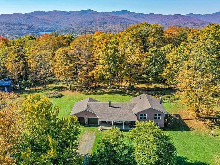 1421 Shaw Mansion Road photo 2
