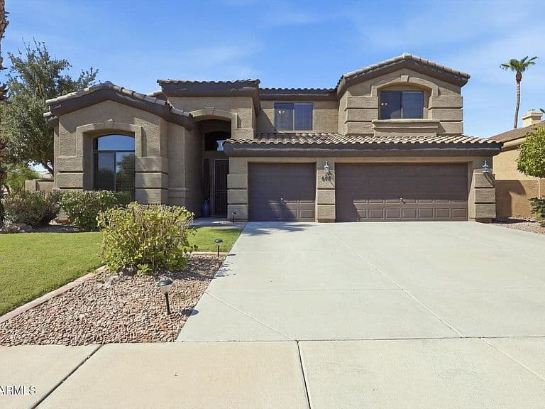 692 W HONEYSUCKLE Drive photo 3