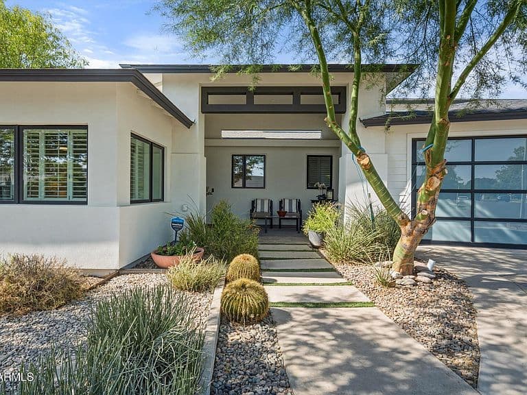 3230 E COLTER Street photo 4