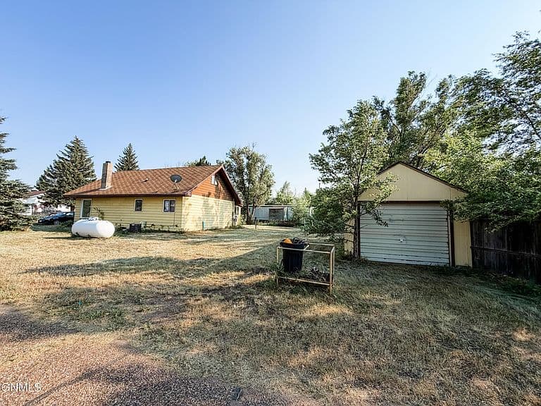 206 S 1st Ave photo 4