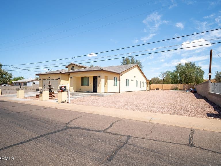 425 S HIDALGO Road photo 4