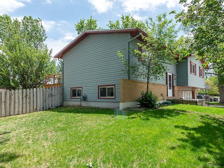 4719 King Arthur Way photo 3