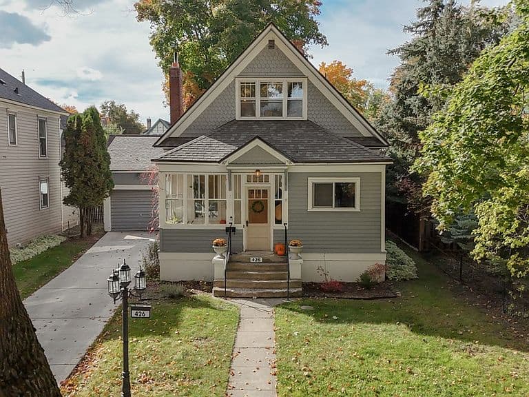 426 5th Ave E photo 1