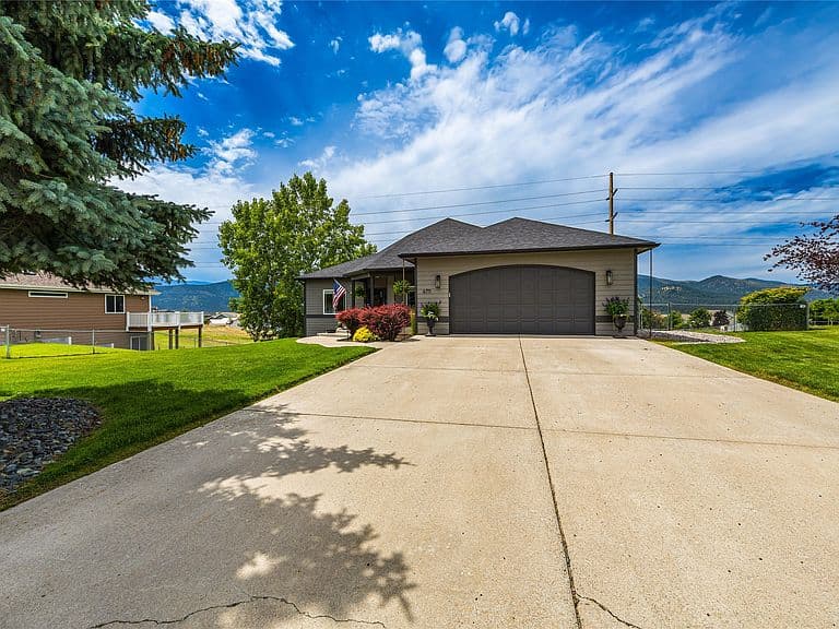 6711 Kelsey Ct photo 2