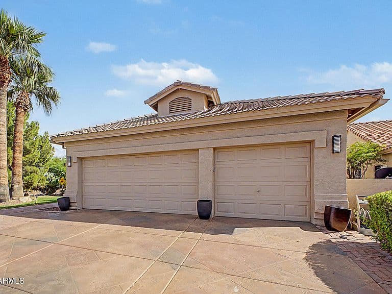 9841 E EMERALD Drive photo 3