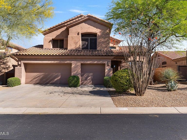 9058 E CASITAS DEL RIO Drive photo 2
