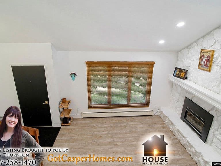 4730 S Oak St photo 5
