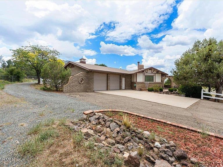 6860 N QUAIL VIEW Lane photo 2