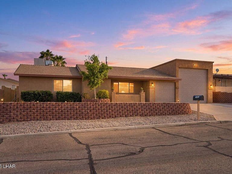 2497 Beverly Glen Dr photo 1