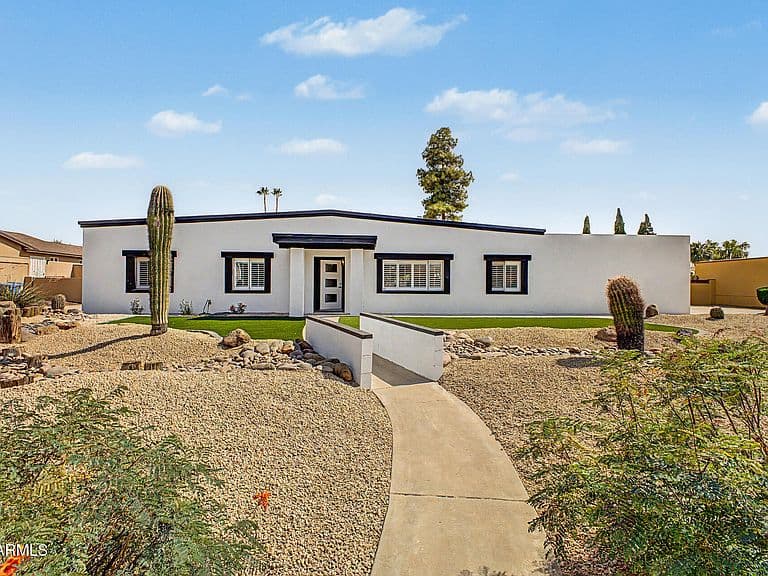 5539 E SWEETWATER Avenue photo 1
