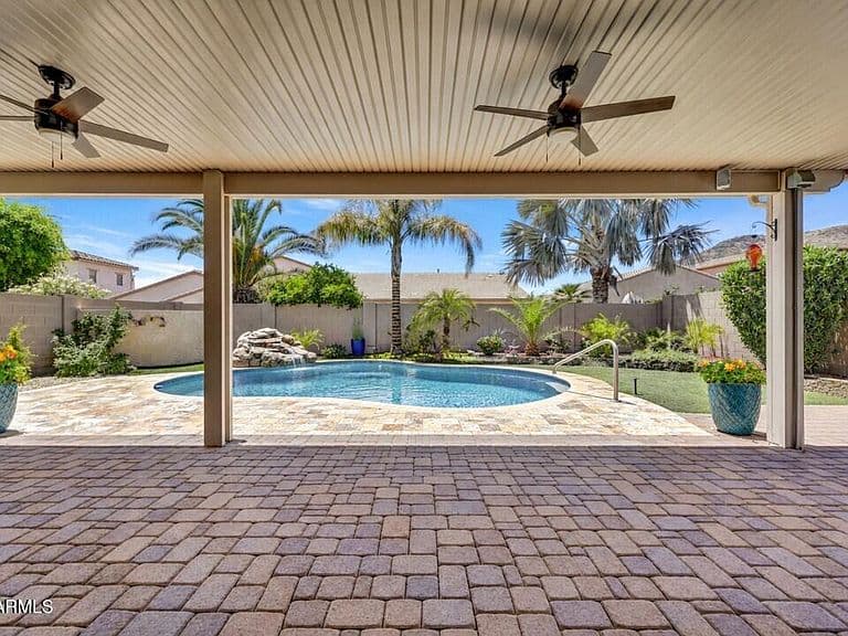 5511 W Molly Lane photo 1