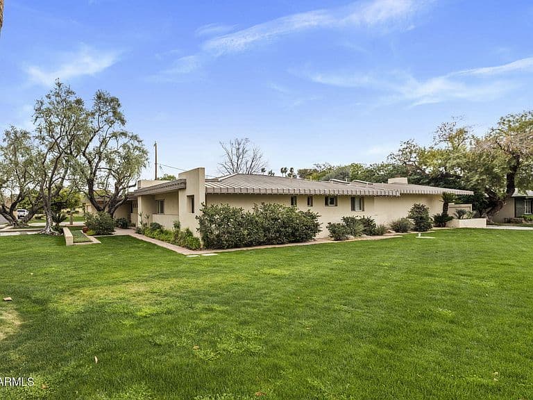 119 W KEIM Drive photo 2