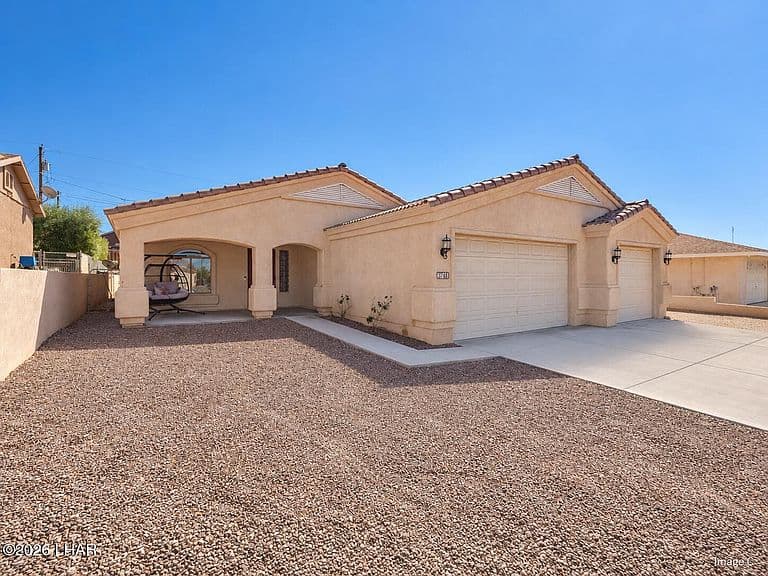 3746 Clearwater Dr photo 2