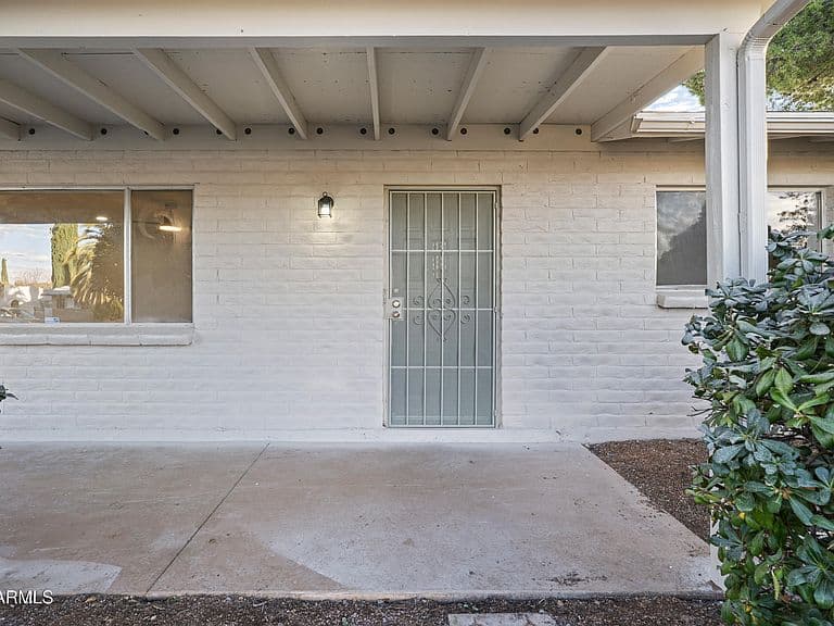 522 Phillip Dr photo 2