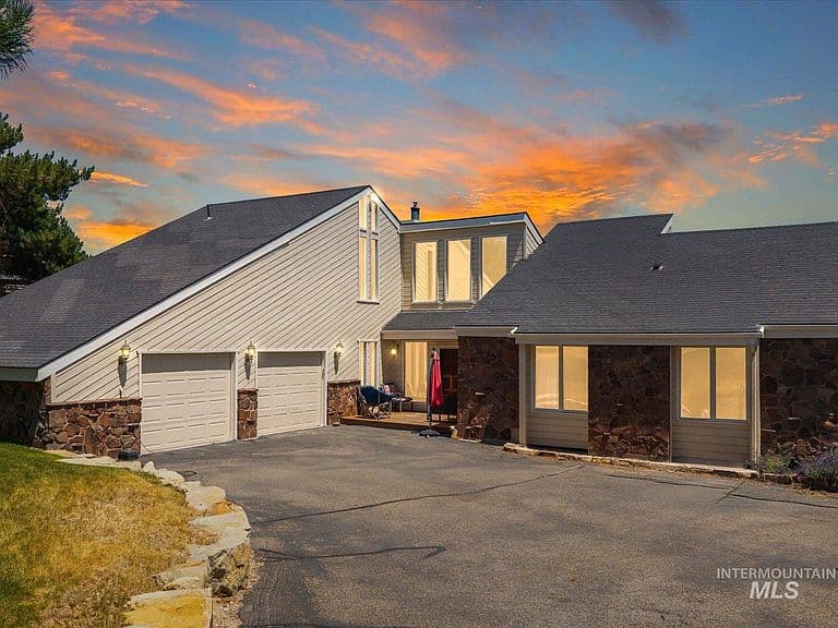10270 Duck Ln photo 2