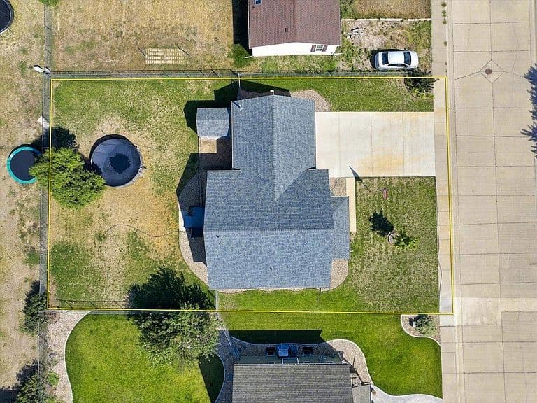 719 Zenith St photo 4