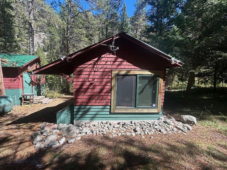 1040 Cascade Creek Rd photo 4