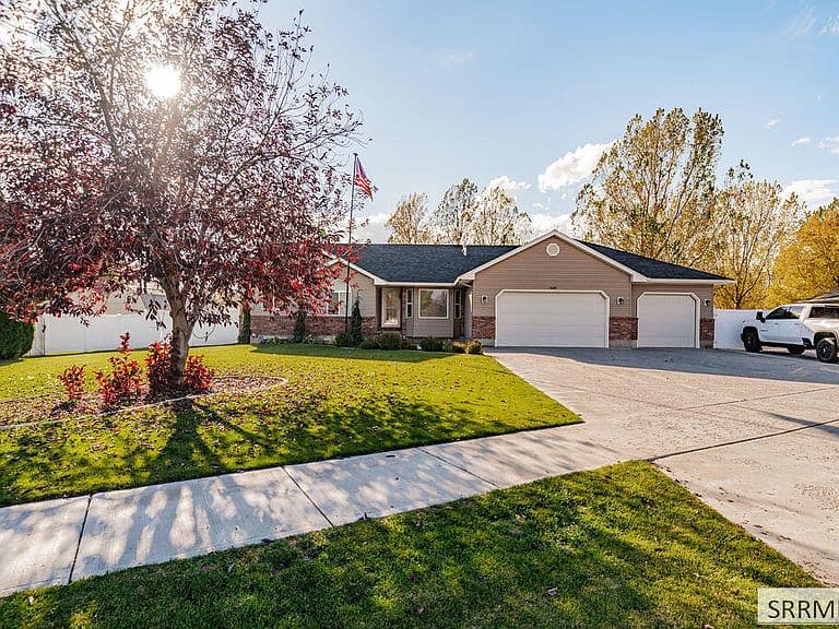 3320 E Woodside Dr photo 4